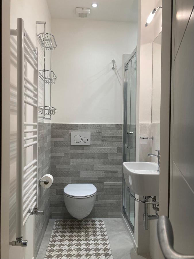 Siena Uptown - Sabrina'S Charming Apartment Экстерьер фото